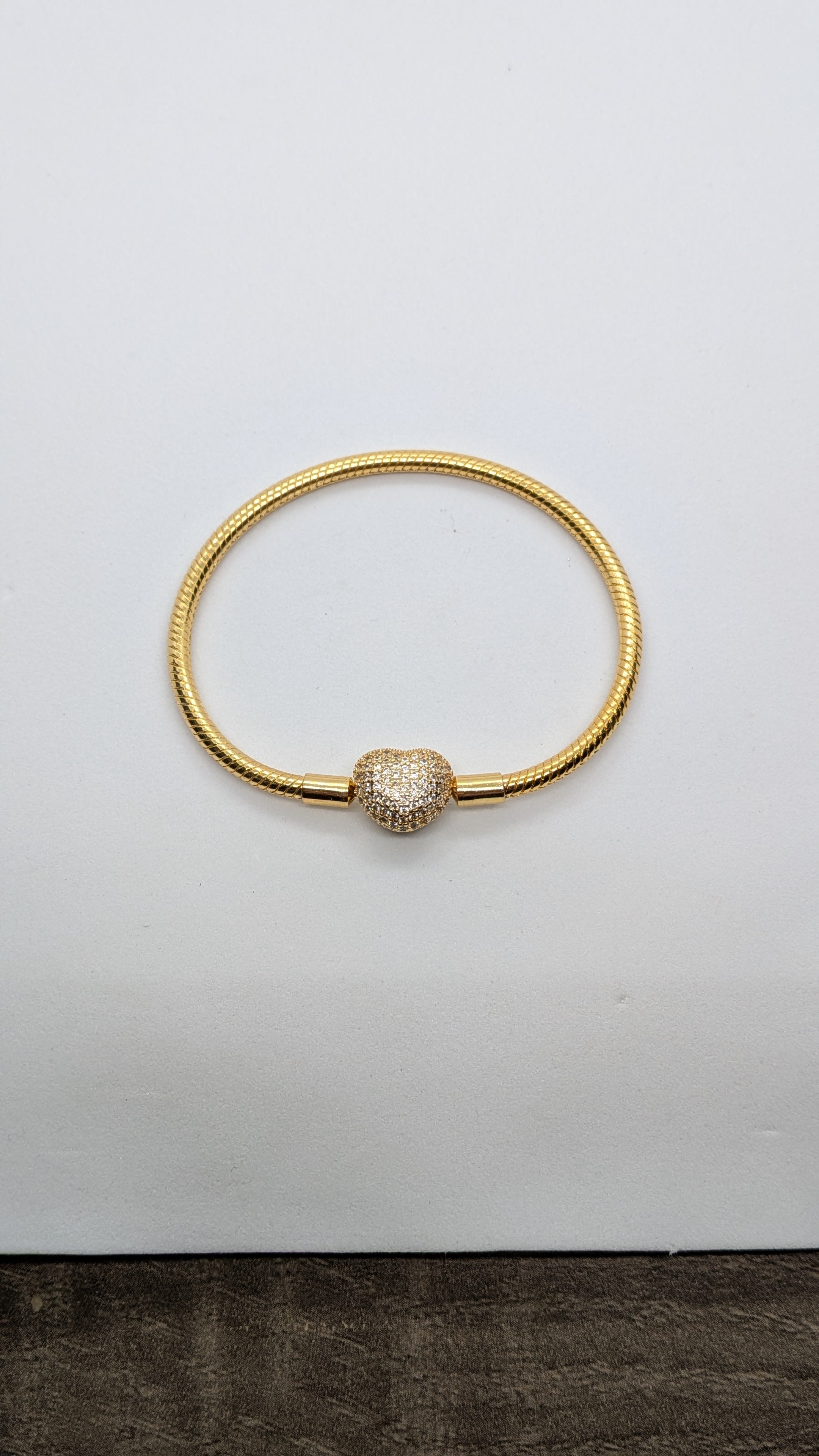 LovRing Golden plated Sparkling Heart claps Snake chain Bracelet